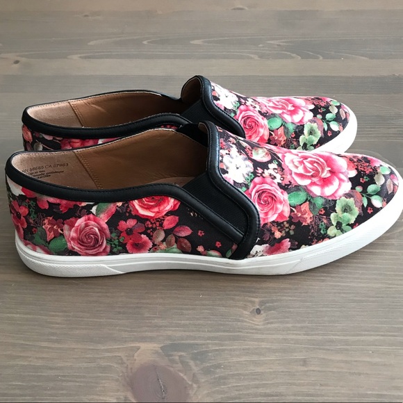 Halogen Shoes - NWOT Halogen Flower Vans Style Slip-on’s Size 10.5
